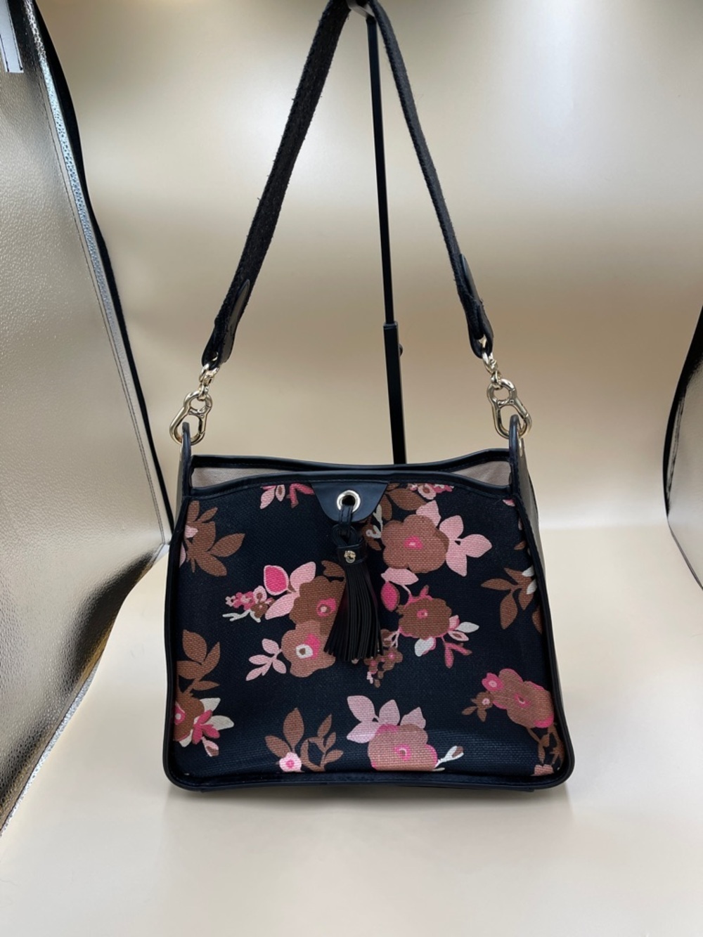 Spartina 449 Leather and Linen Black Floral Tassel Shoulder Quality Spartina Bag